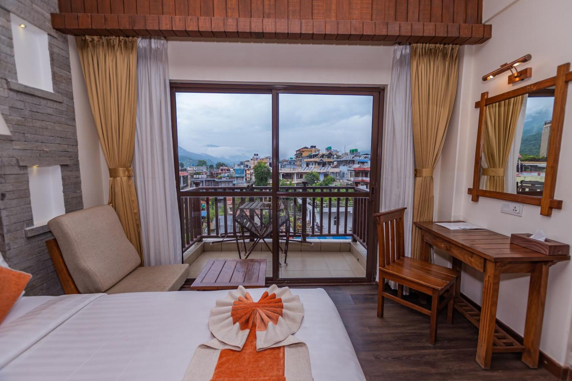 Hotel Pokhara Batika Exteriér fotografie