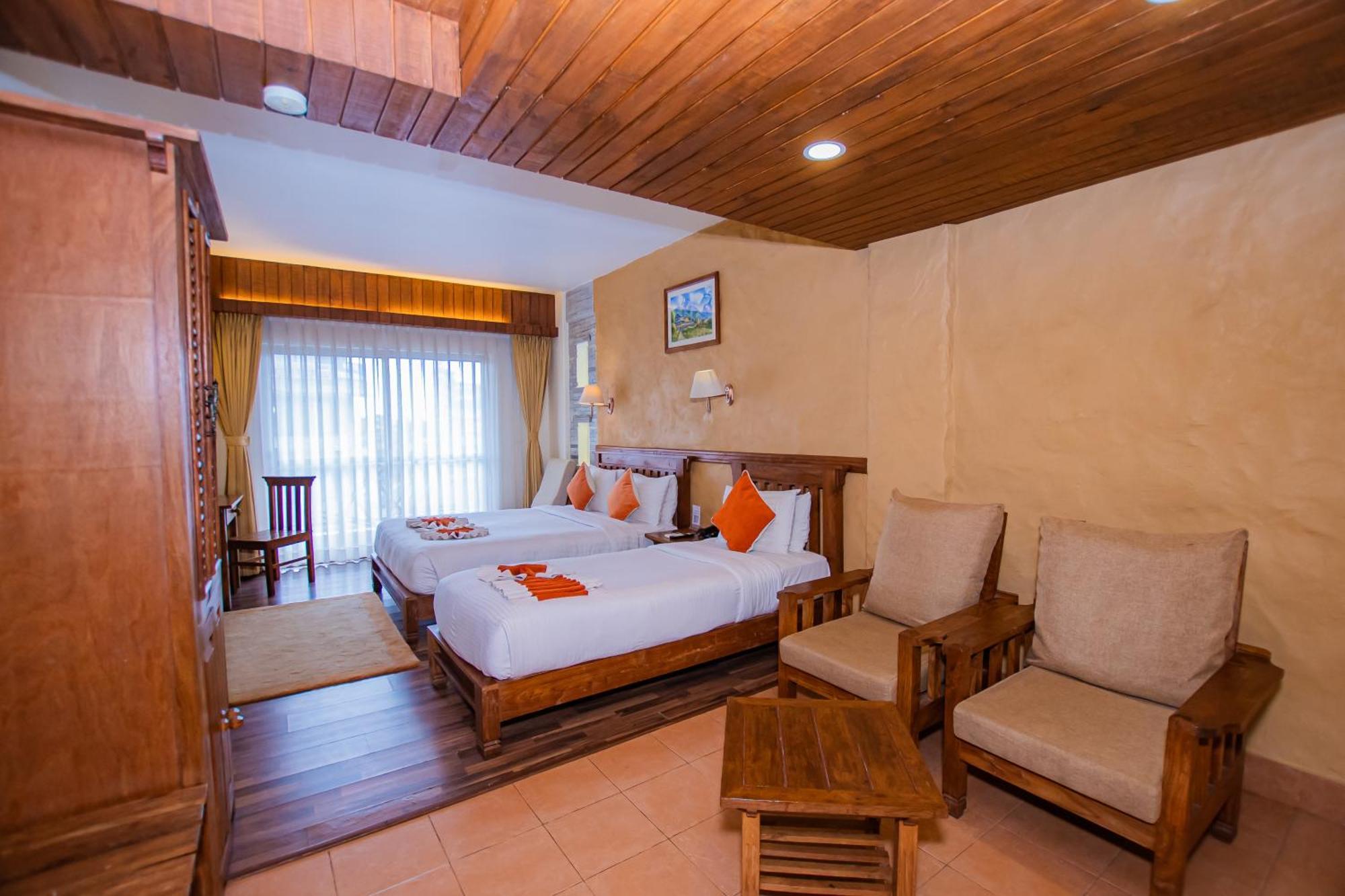 Hotel Pokhara Batika Exteriér fotografie