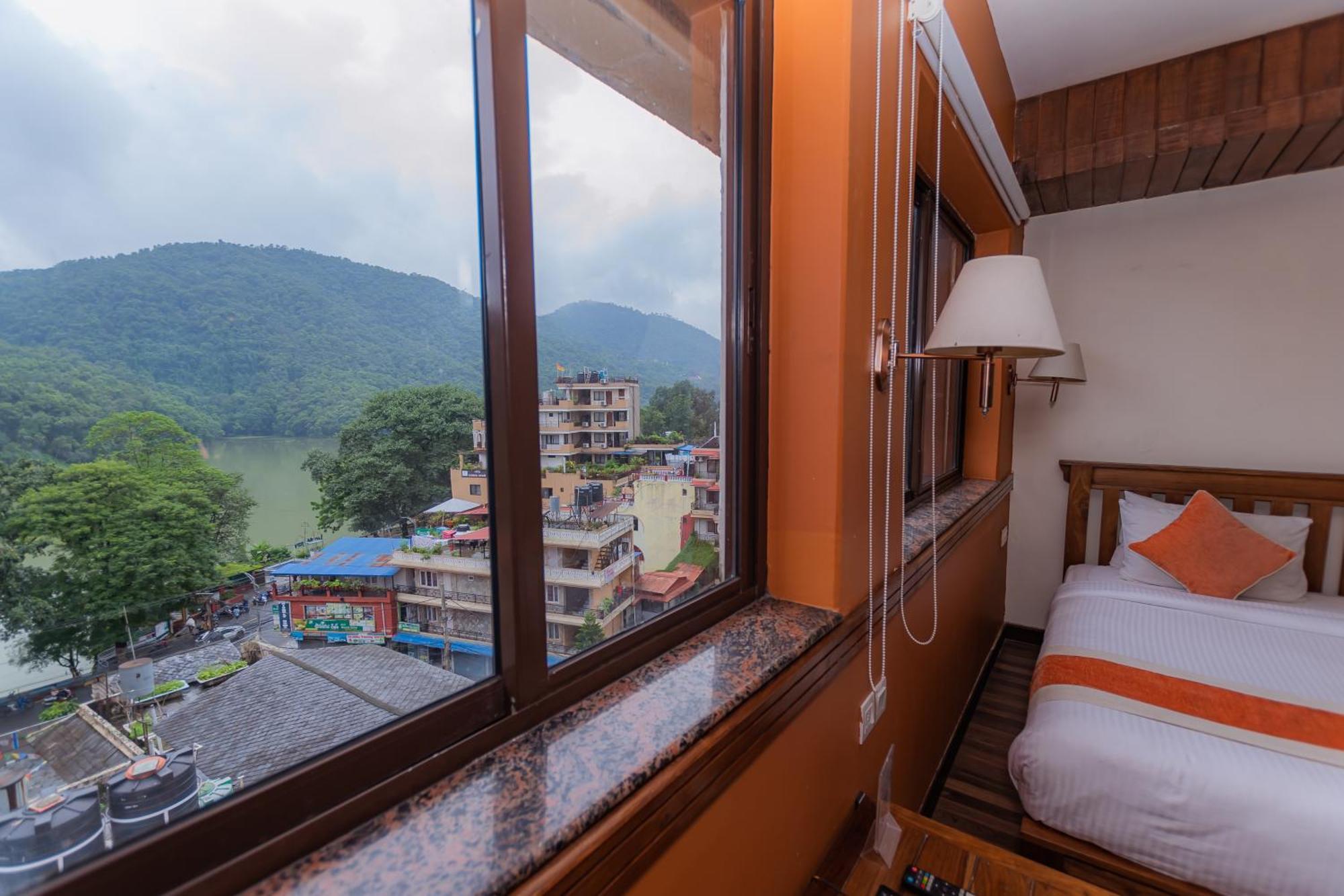 Hotel Pokhara Batika Exteriér fotografie