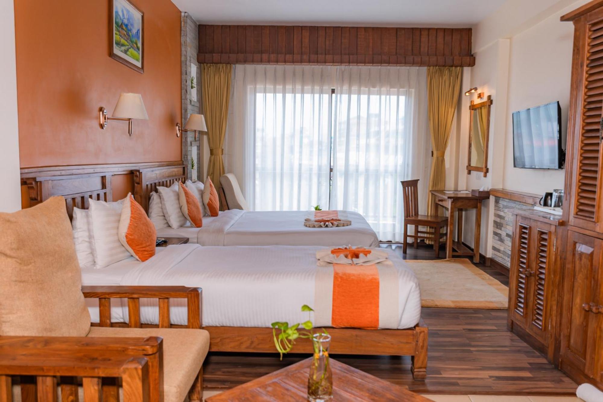Hotel Pokhara Batika Exteriér fotografie