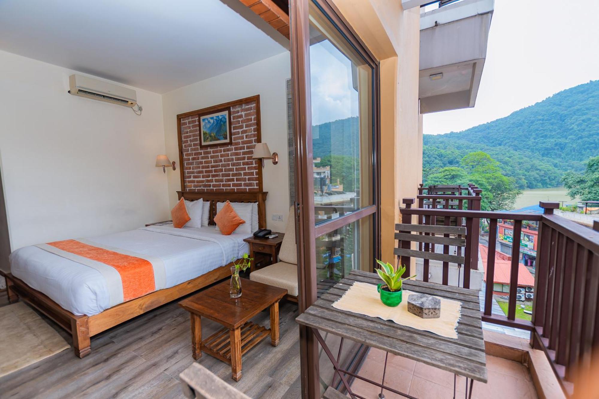 Hotel Pokhara Batika Exteriér fotografie