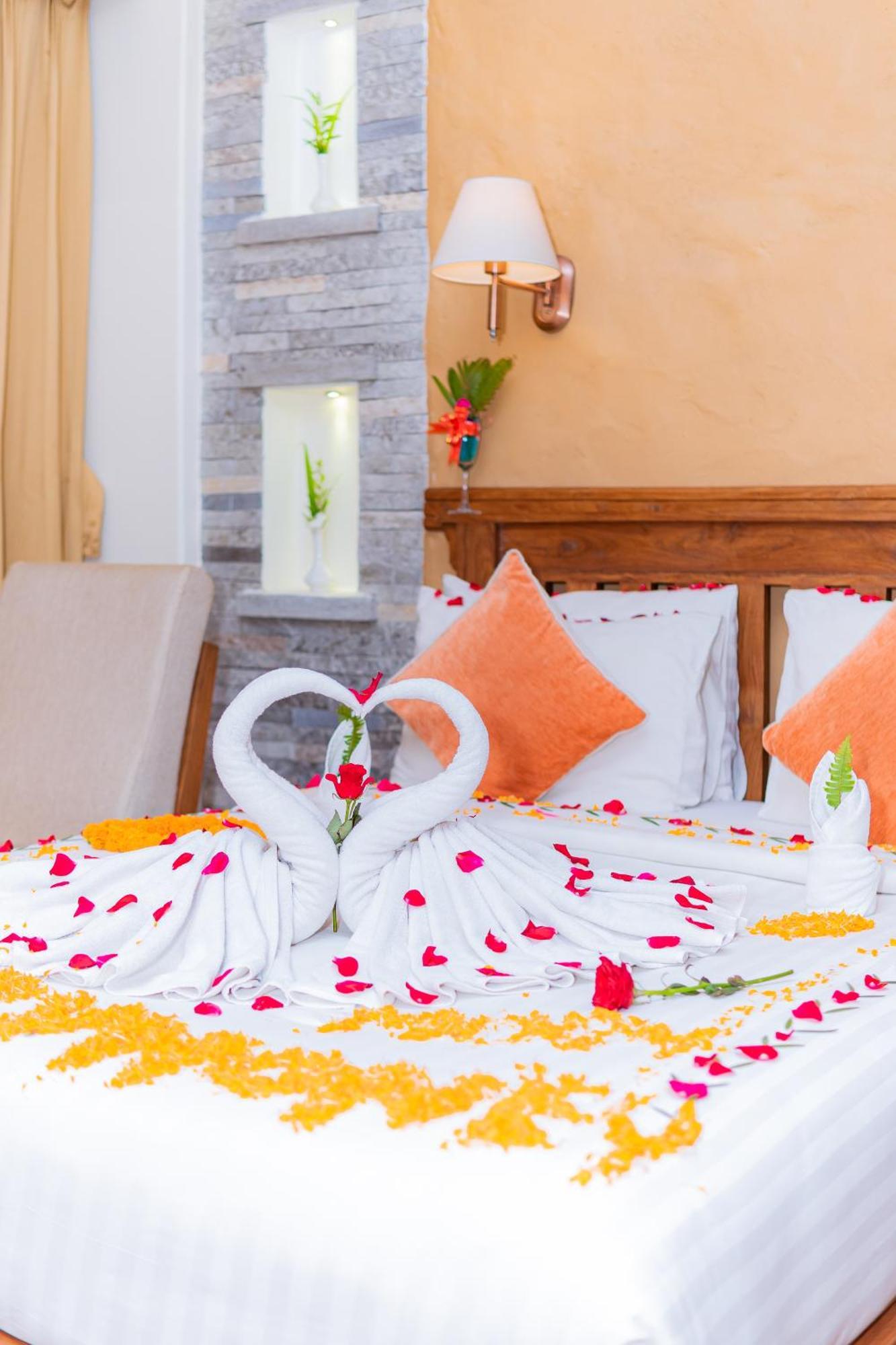 Hotel Pokhara Batika Exteriér fotografie