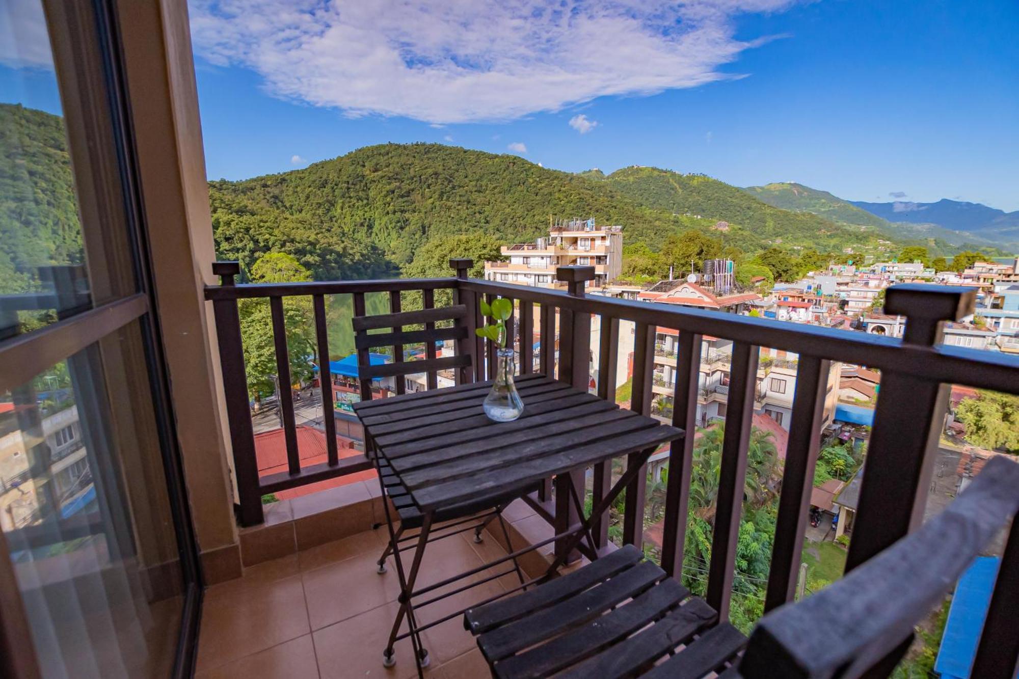 Hotel Pokhara Batika Exteriér fotografie