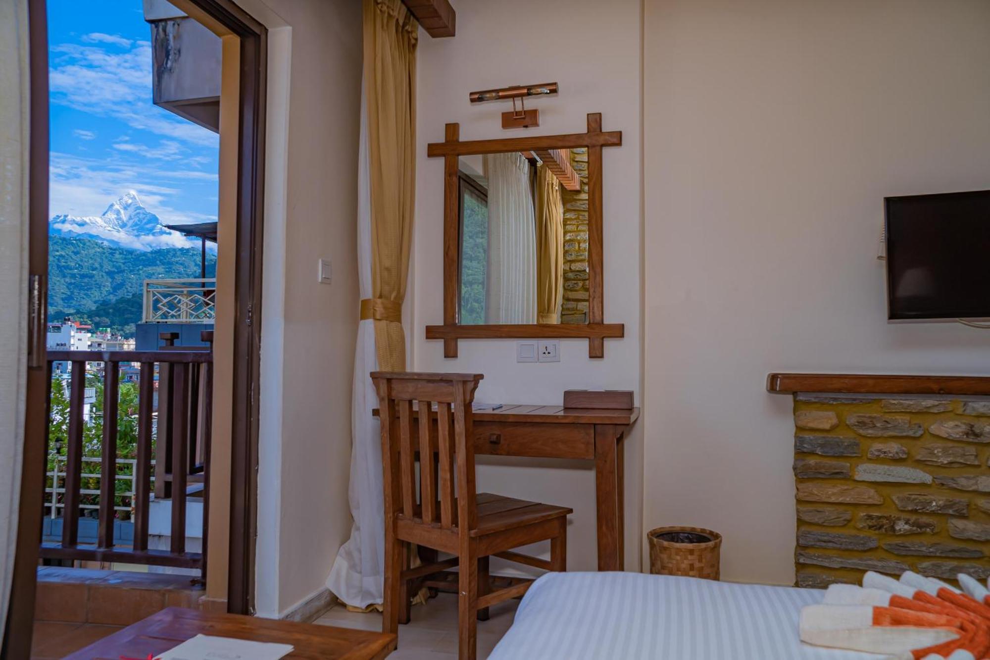 Hotel Pokhara Batika Exteriér fotografie