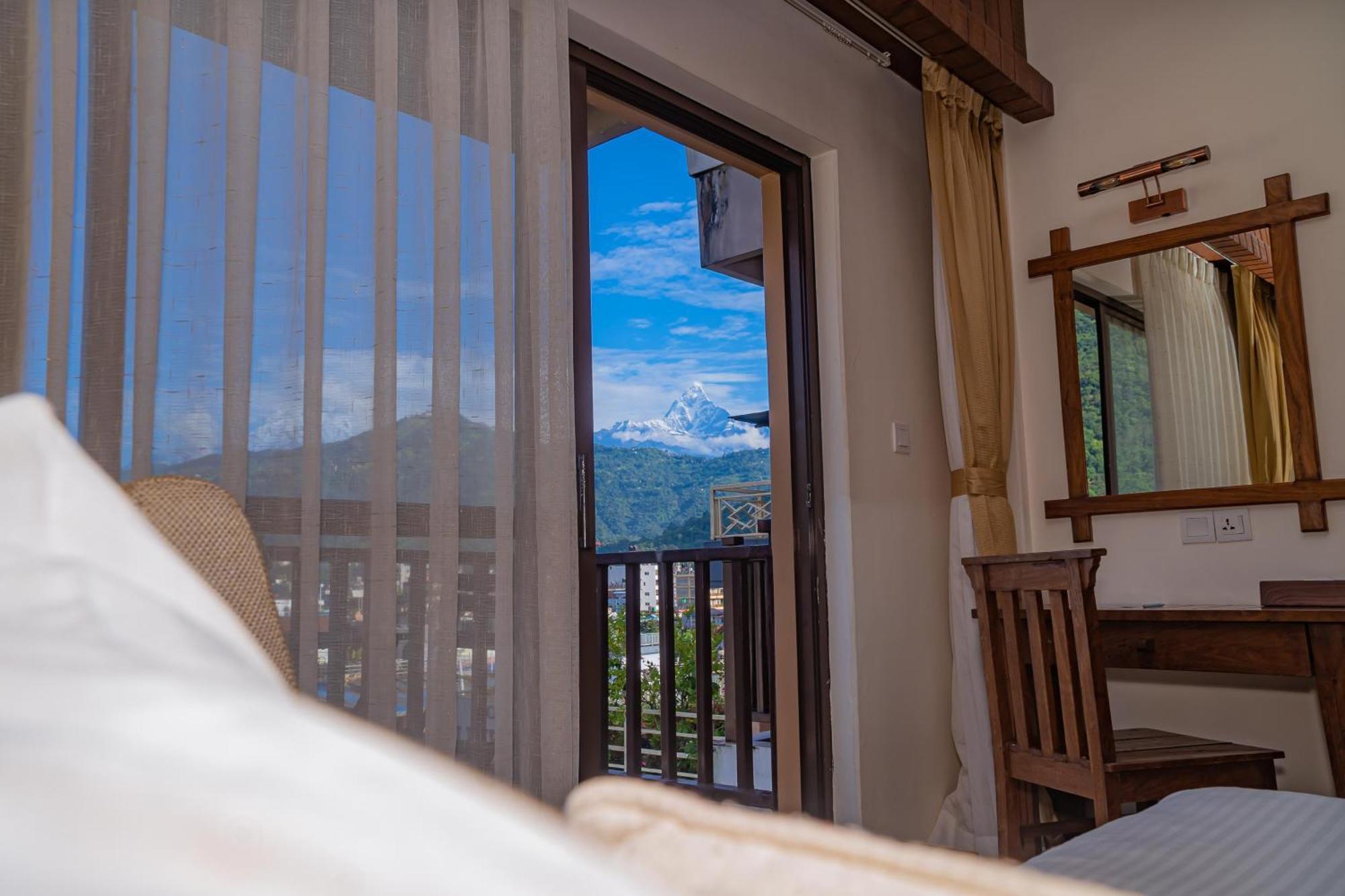 Hotel Pokhara Batika Exteriér fotografie