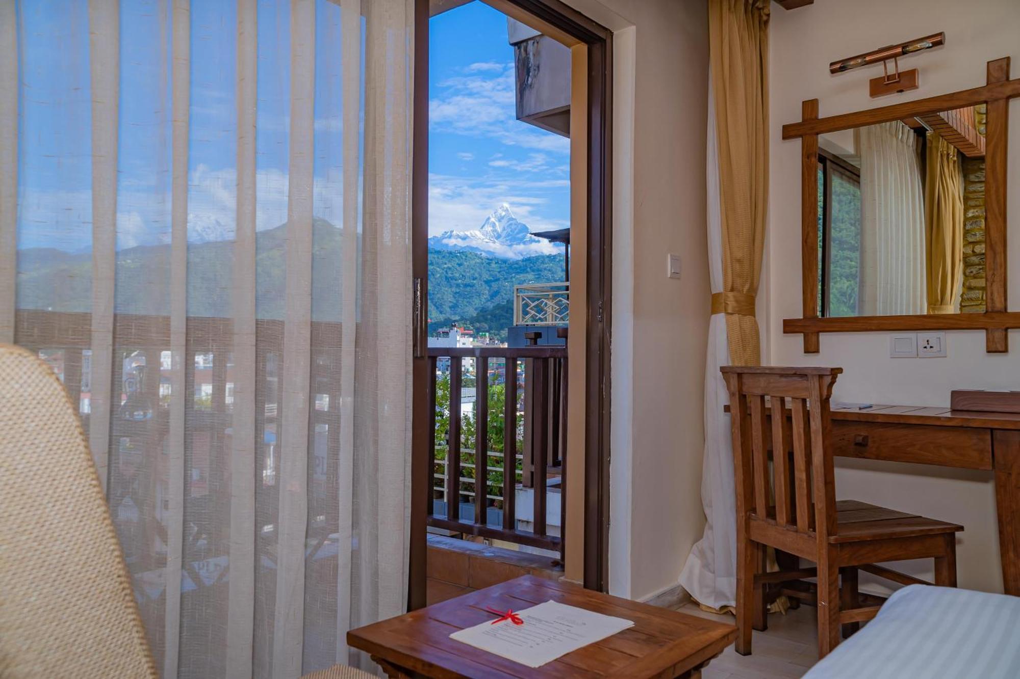Hotel Pokhara Batika Exteriér fotografie