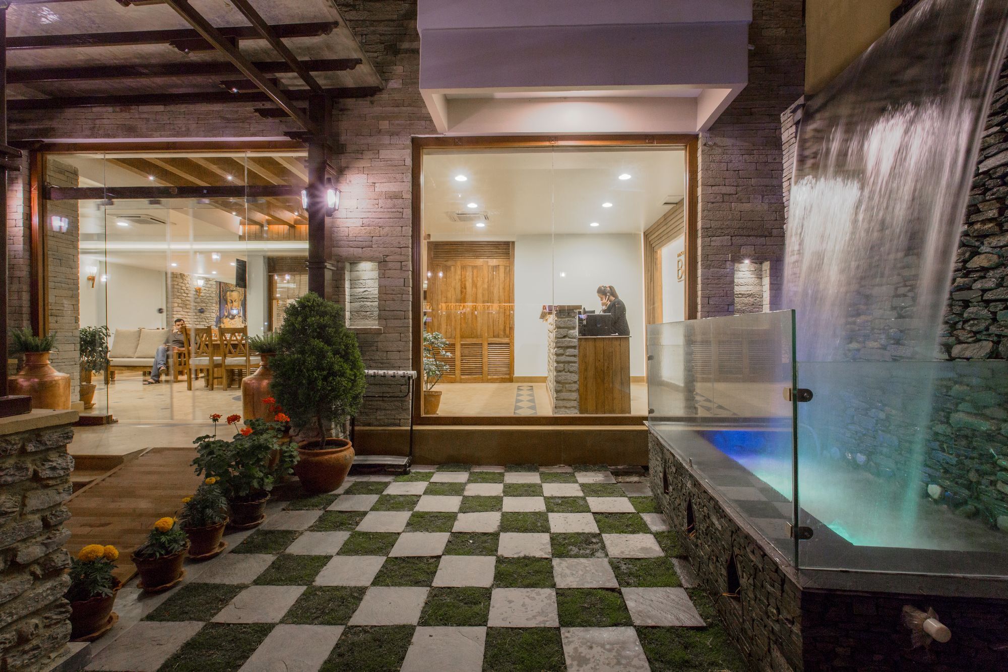 Hotel Pokhara Batika Exteriér fotografie